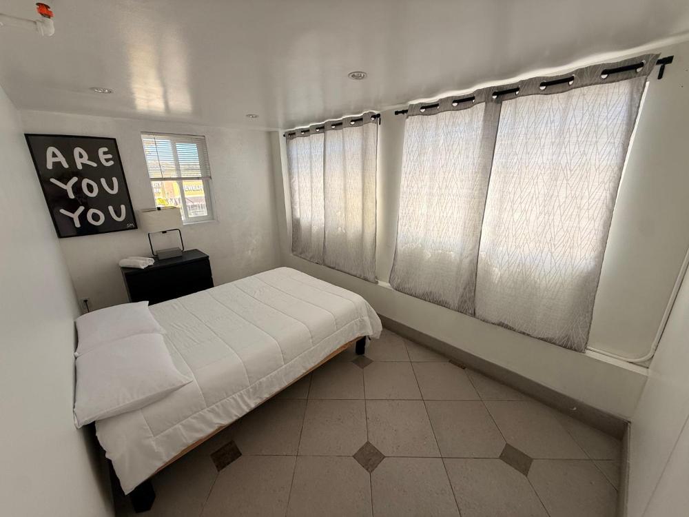 Deluxe Queen Room interior